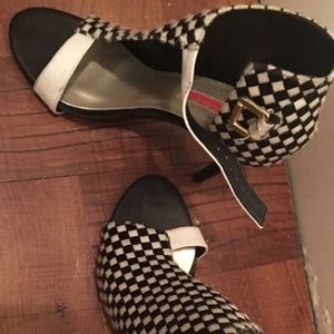 Black white fur like material